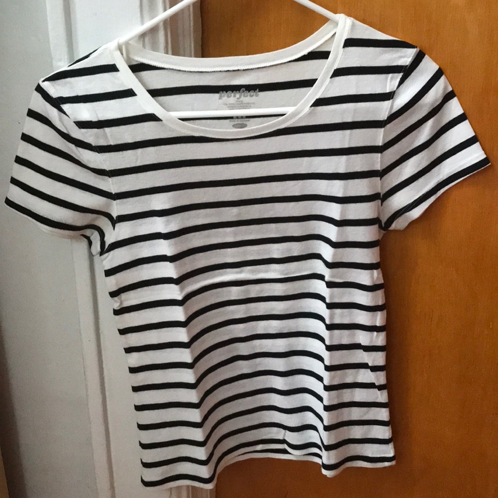 Old Navy Black & White Stripes Perfect Crew Shirt Size M